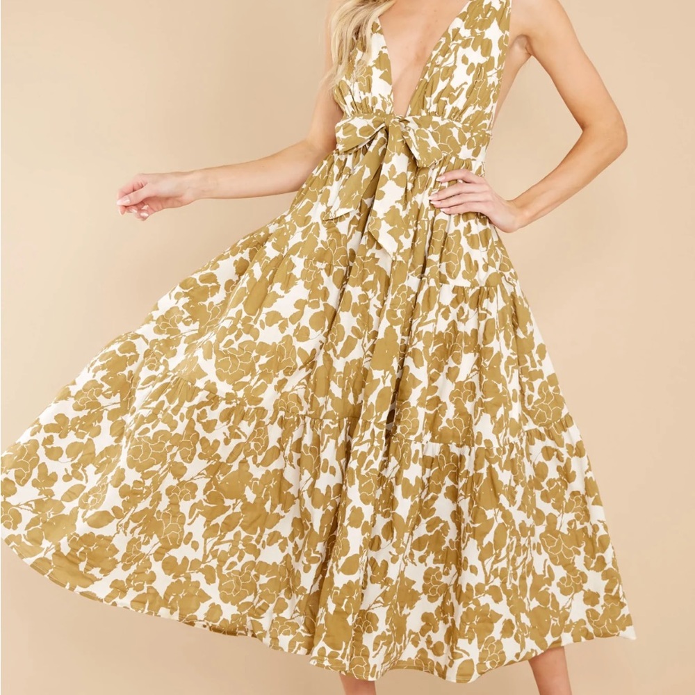 Aakaa Ivory and Tan Floral Midi Dress